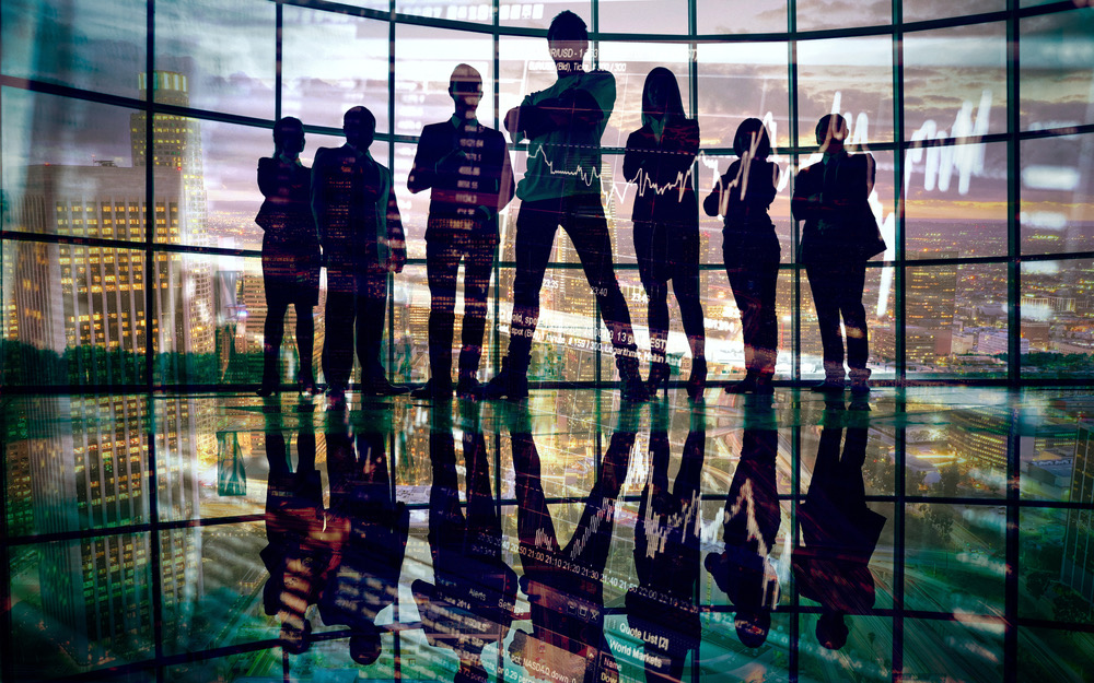 Equipo de Latin Professional analizando tableros de riesgo